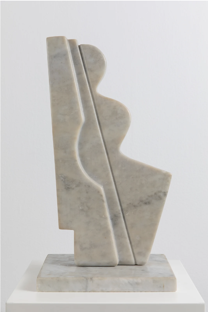Sculpture en marbre de Mona Saudi